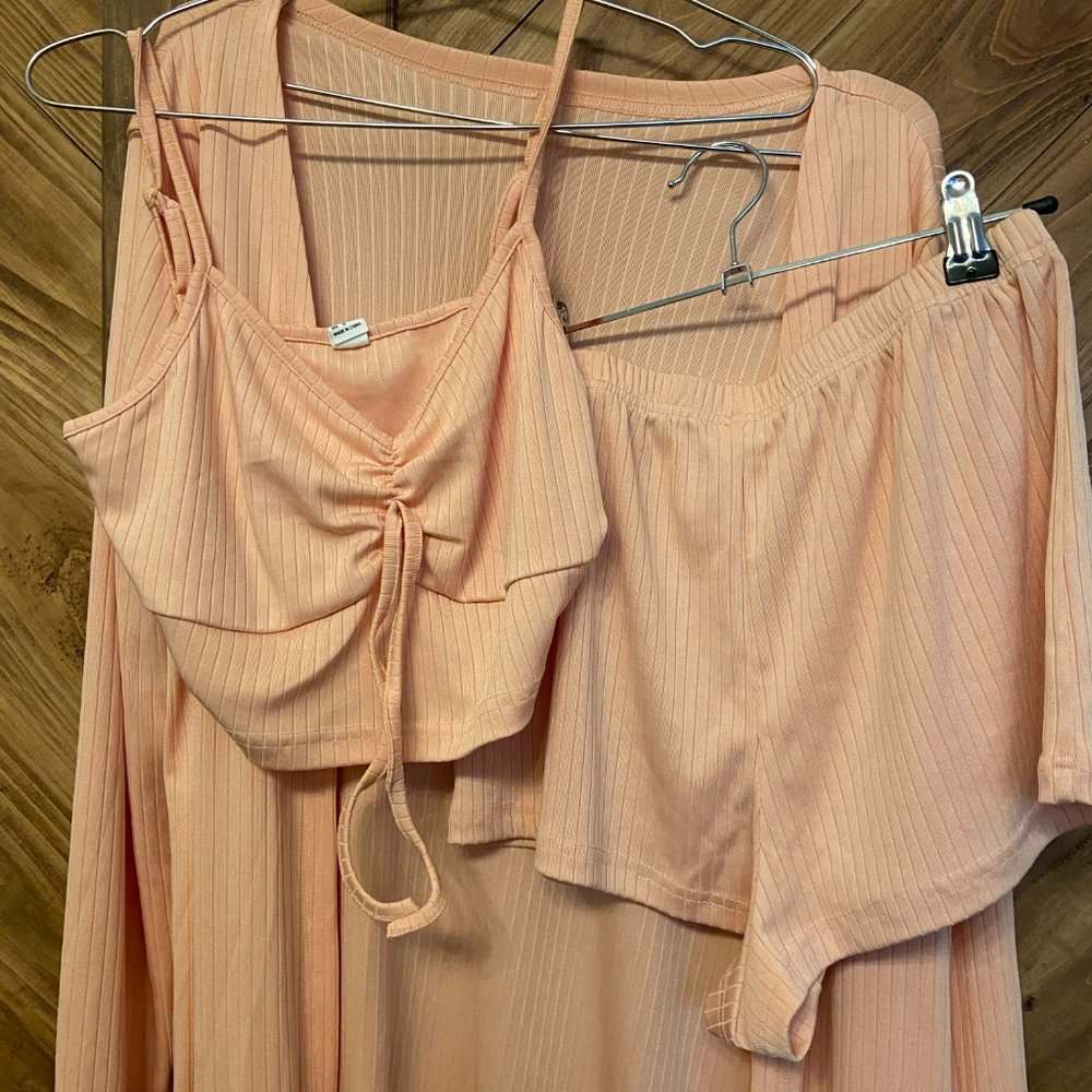peach lounge set, size S (never worn!)